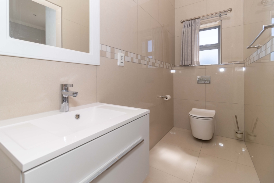 5 Bedroom Property for Sale in Val De Vie Estate Western Cape